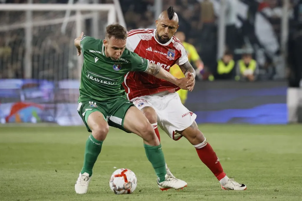 Arturo Vidal enfrentando al Audax Italiano en el 2024. (Foto: Photosport)