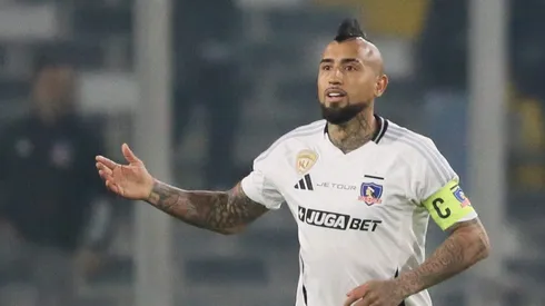 Arturo Vidal seguiría en Colo Colo