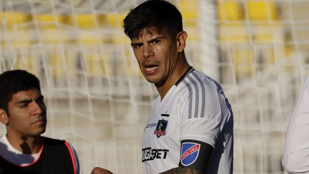 Esteban Pavez vive un complejo momento en Colo Colo