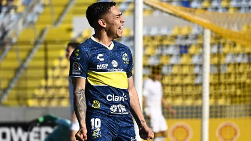 Joan Cruz dejó de ser considerado en Everton.