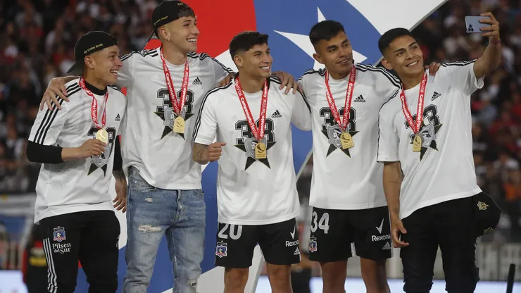 Futbol, Colo Colo vs Ohiggins. Fecha 29, campeonato Nacional 2022. Los jugadores de Colo Colo celebran el campeonato luego del partido por la primera division disputado en el estadio Monumental. Santiago, Chile. 30/10/2022 Jonnathan Oyarzun/Photosport Football, Colo Colo vs Ohiggins. 29th date, 2022 National Championship. Colo Colo’s players celebrates the championship after the first division match held at Monumental stadium. Santiago, Chile. 10/30/2022 Jonnathan Oyarzun/Photosport