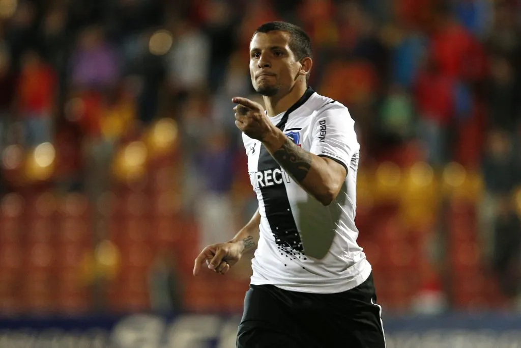 Vecchio aconseja a la Joya. Imagen: Javier Torres/Photosport