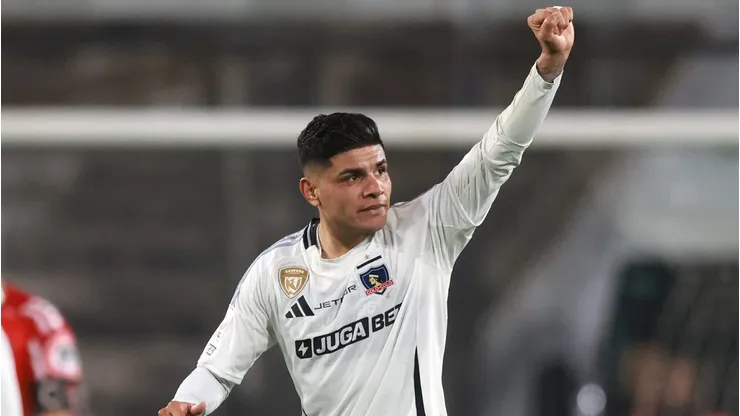Claudio Aquino brilla y preocupa en Colo Colo.