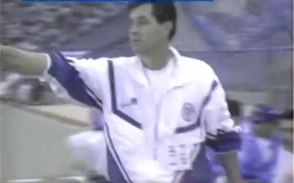 Mirko Jozic dirigiendo al Al Hilal