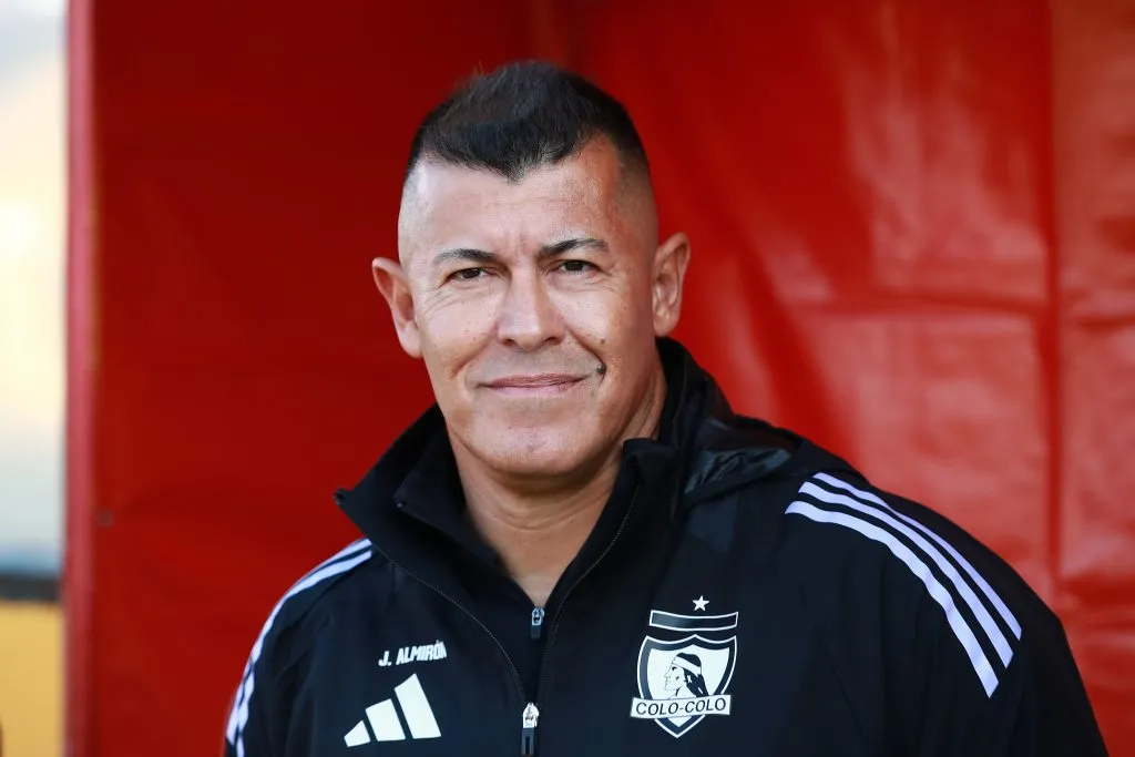 Jorge Almirón vive un presente complicado en Colo Colo. Imagen: Felipe Zanca/Photosport