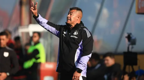 La insólita respuesta de Almirón por las vacaciones de Colo Colo