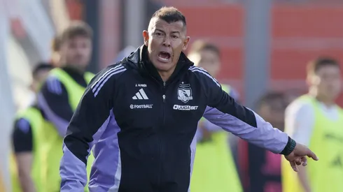 Jorge Almirón vuelve a tensionar las cosas en Colo Colo.
