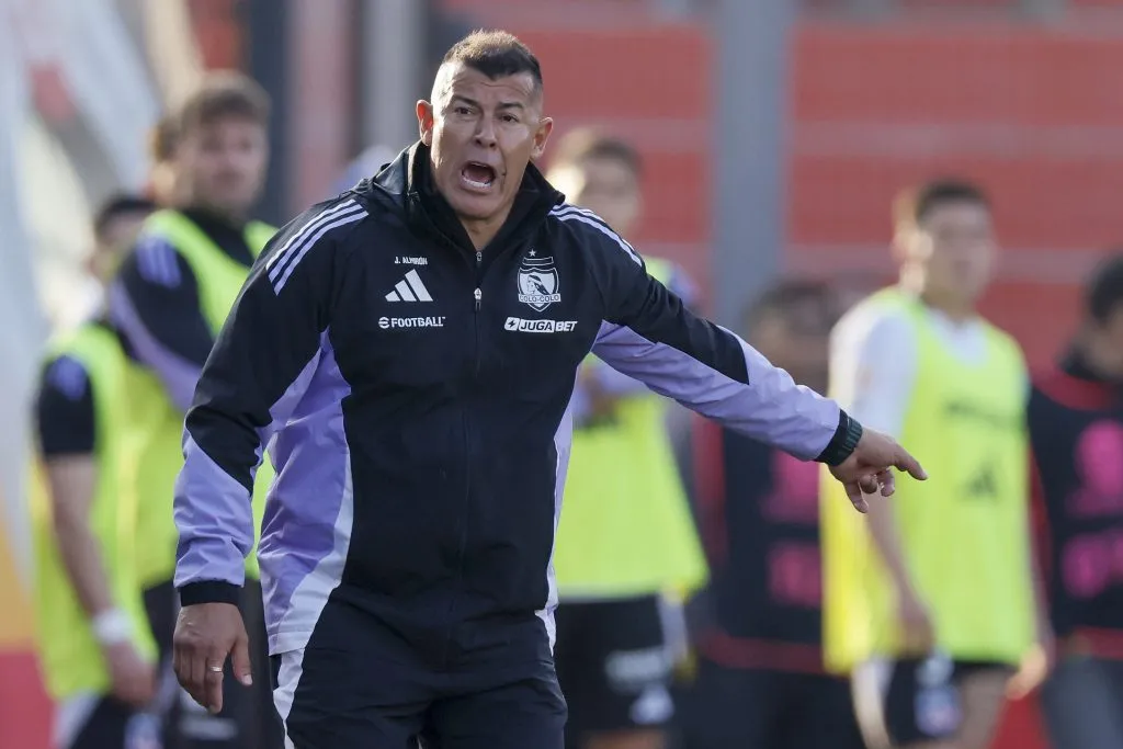 Jorge Almirón recibe críticas de históricos de Colo Colo | Foto: Photosport
