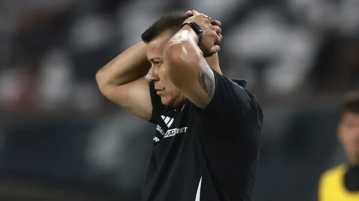 El ultimátum de Colo Colo a Jorge Almirón previo al Superclásico con la U.