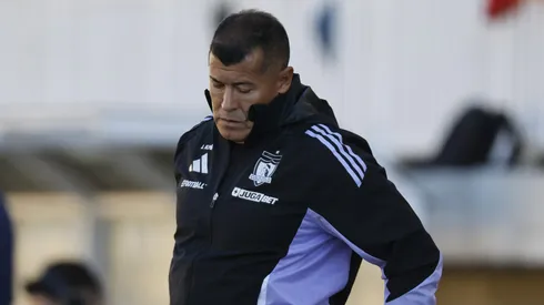 Jorge Almirón es apuntado desde el interior de Colo Colo.