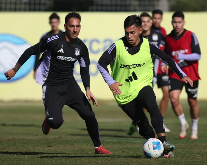 Carlos Villanueva explica que es normal que se entrene menos de una hora previo a un partido | Foto: Colo Colo