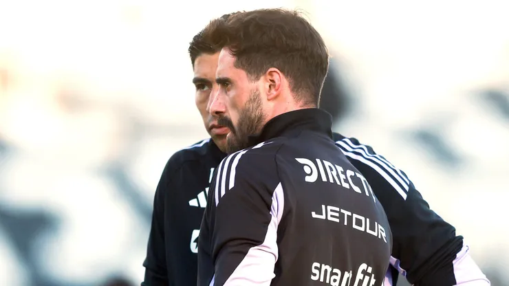 Jorge Almirón sorprende y elige al arquero de Colo Colo ante Universidad de Chile.