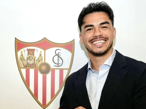 El gran salto en su carrera: Gabriel Suazo es oficializado en el Sevilla de España