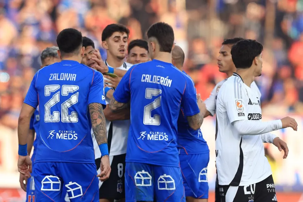 La agresión de Marcelo Díaz a Esteban Pavez en el Superclásico.