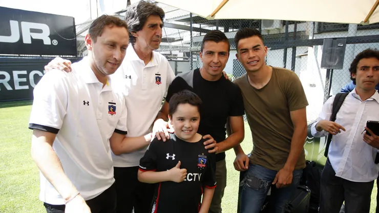 Gonzalo Fierro, Gabriel Suazo, Luis Mena y Lizardo Garrido en un lanzamiento de camiseta de Colo Colo, en el año 2016.