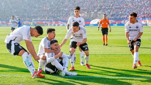 Claudio Aquino festeja su gol en el empate parcial ante la Universidad de Chile.