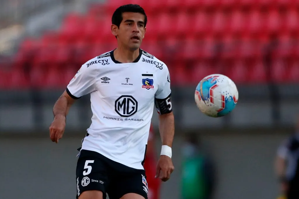 Julio Barroso le entrega un mensaje de esperanza a los hinchas de Colo Colo. Imagen: Andres Pina/Photosport