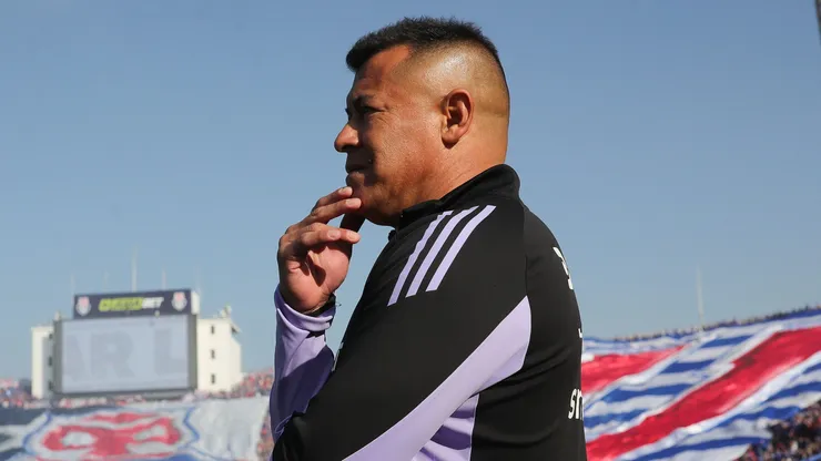 En Colo Colo respaldan con todo a Jorge Almirón.