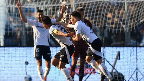 Amor (al fondo) celebra el segundo tanto de Vicente Pizarro ante La Serena.