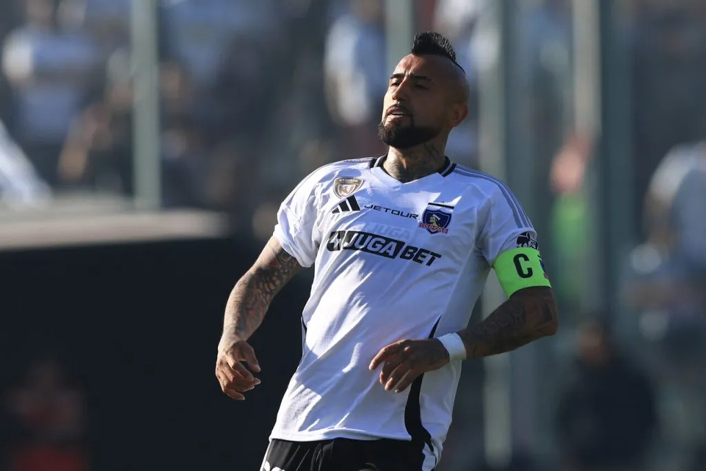 Fernando Vergara respalda el nivel de Arturo Vidal en Colo Colo. Imagen: Felipe Zanca/Photosport