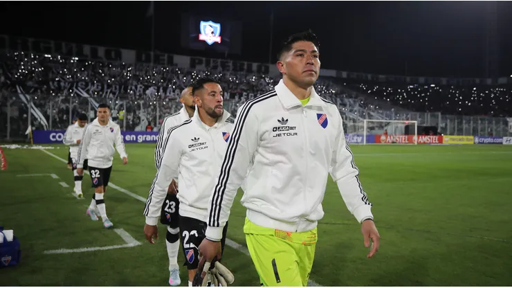 ¿Refuerzo? Almirón y el reemplazante de Brayan Cortés en Colo Colo en caso de partir