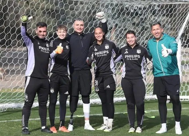 Cristóbal Campos entrenando con Colo Colo Femenino