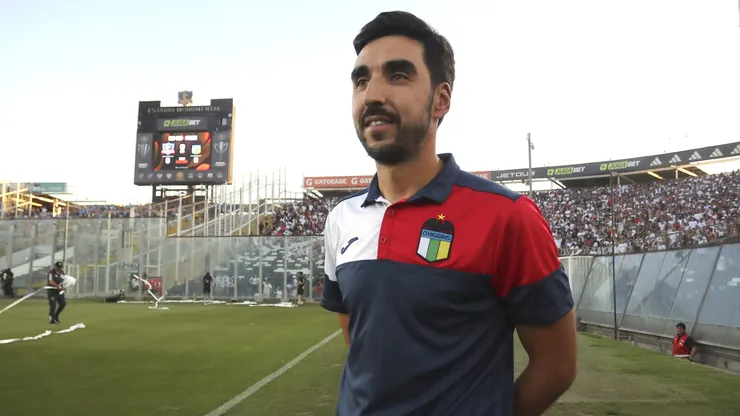 Francisco Meneghini ante Colo Colo.
