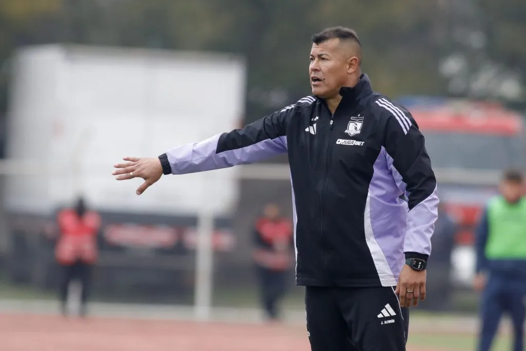 Jorge Almirón durante el partido con O’Higgins. (Foto: Photosport)