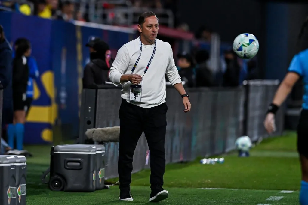 Luis Mena habló tras la caída de Chile Femenino ante Paraguay | Foto: Photosport