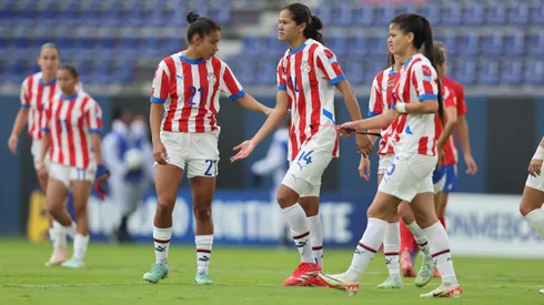Dahiana Bogarín jugó un partidazo ante La Roja Femenina.