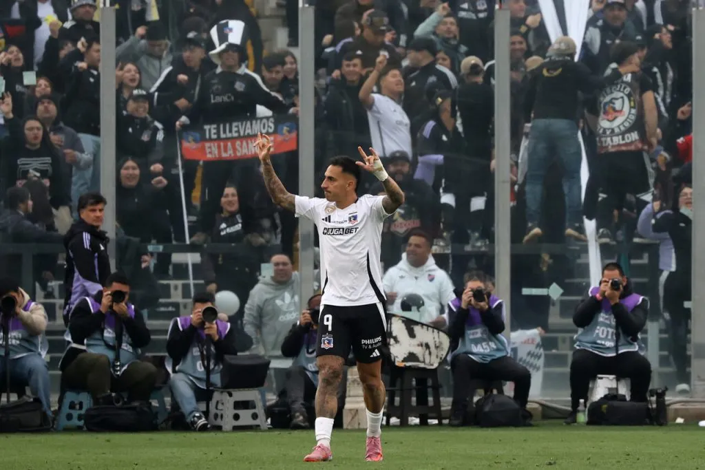 Javier Correa anotó un doblete en Colo Colo. Imagen: Jonnathan Oyarzun/Photosport
