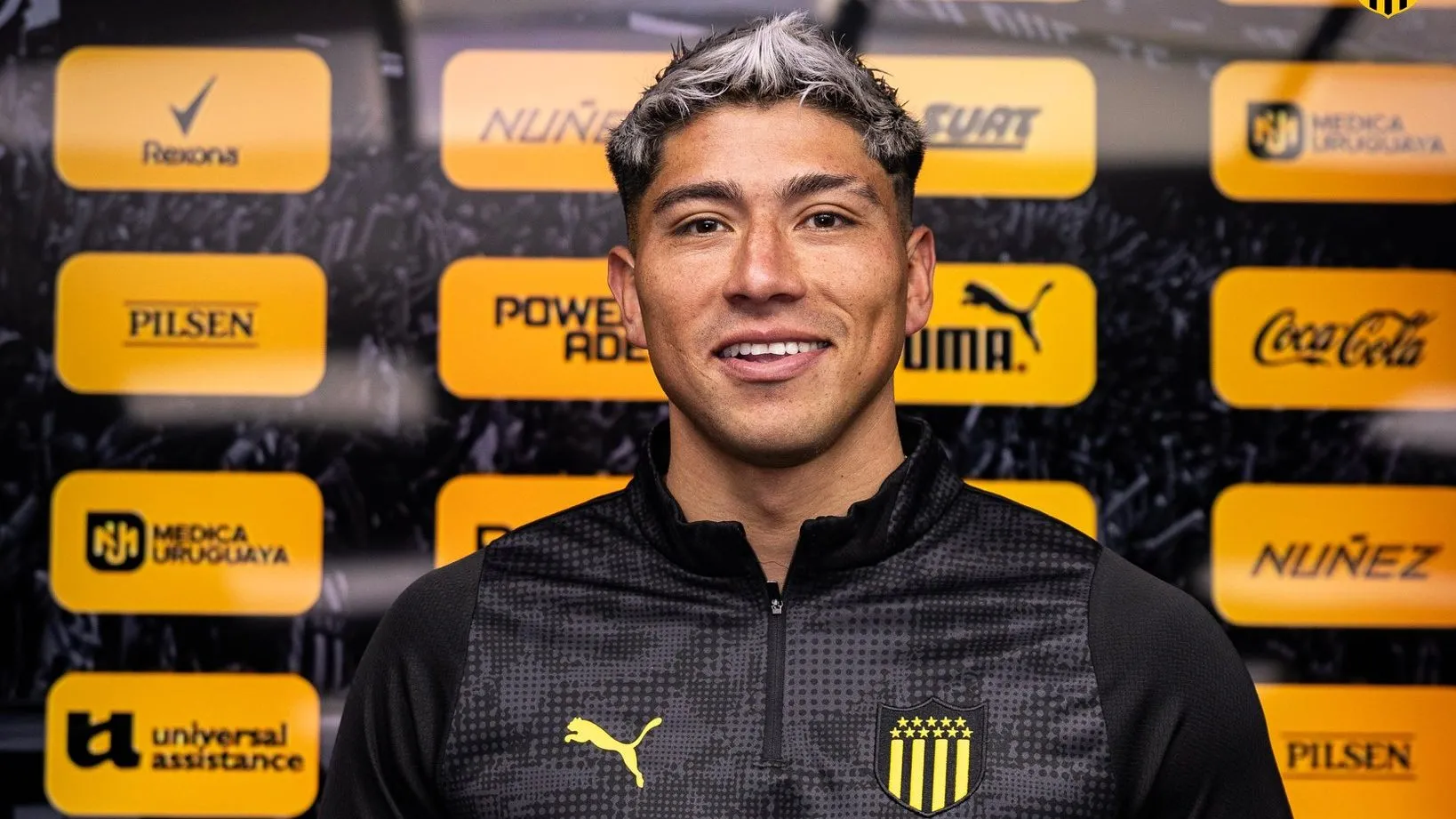 Brayan Cortés presentado en Peñarol. (Foto: @OficialCAP)