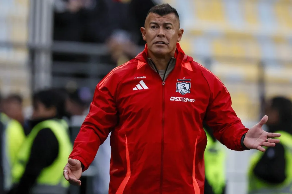 Jorge Almirón sigue hablando de su continuidad en Colo Colo