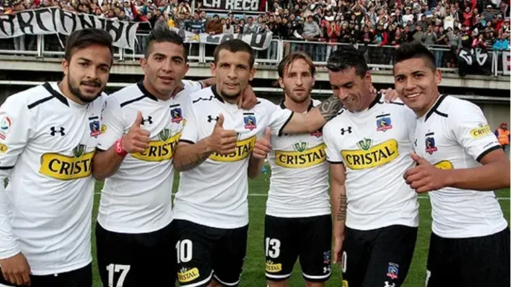 Emiliano Vecchio junto a sus compañeros de Colo Colo en 2014.