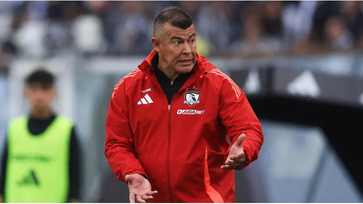 Tras críticas de Stöhwing: ¿Qué sigue sosteniendo a Jorge Almirón en Colo Colo?