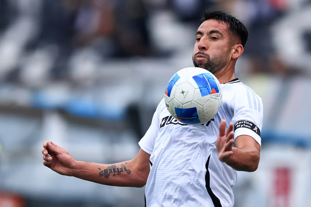 Mauricio Isla fue ofrecido a Independiente.