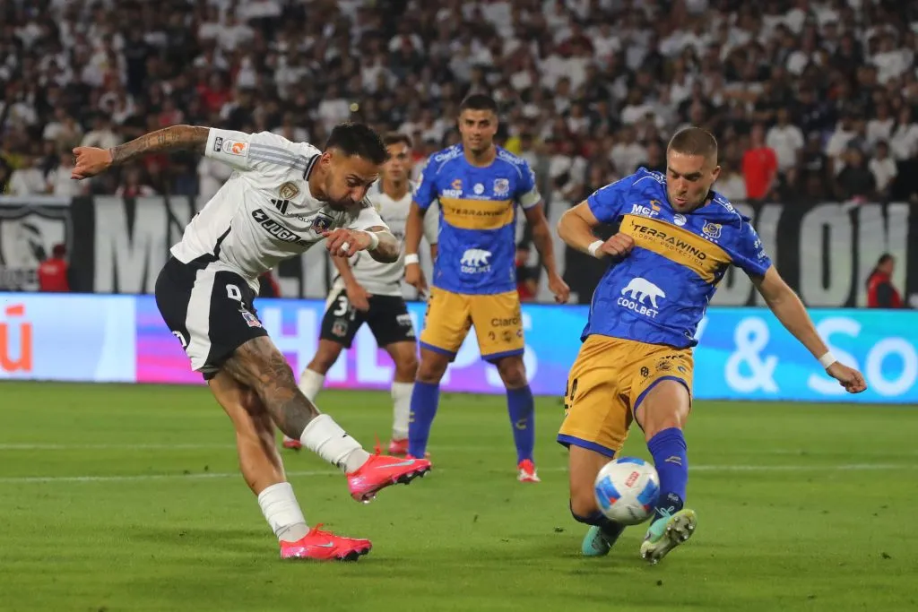 Javier Correa en el partido frente a Everton del primer semestre. (Foto: Photosport)