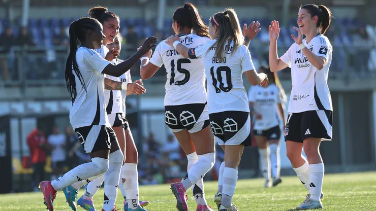 Las Albas golearon en su regreso al fútbol chileno.