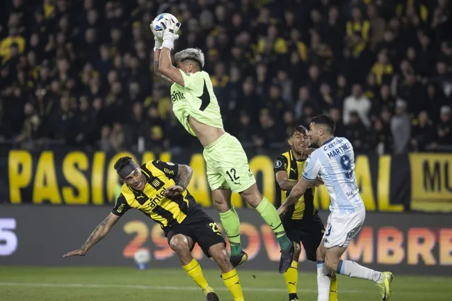 Brayan Cortés será protagonista de un duelo con muchos ingredientes por Copa Libertadores