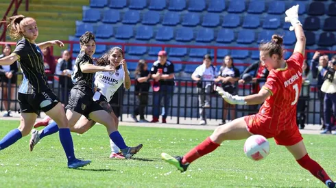 Colo Colo Femenino se impuso a Huachipato por 6-0 en la primera rueda.