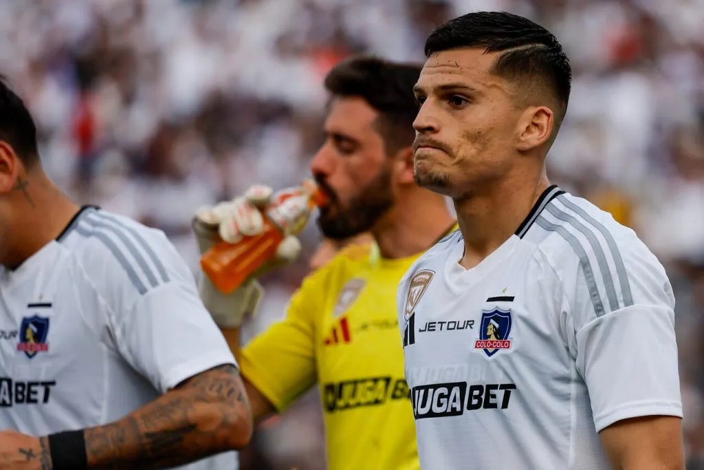 Colo Colo cayó goleado ante Católica en el Monumental. Imagen: Andres Pina/Photosport