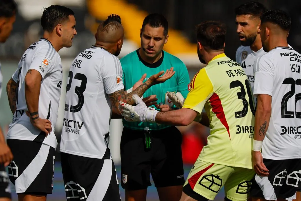 Cristián Garay reveló el informe arbitral entre Colo Colo y Católica. Imagen: Andres Pina/Photosport