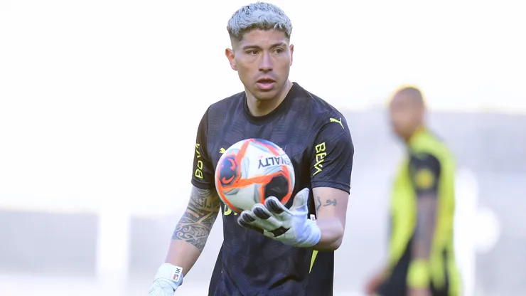Brayan Cortés y Peñarol la pasan mal en Buenos Aires.