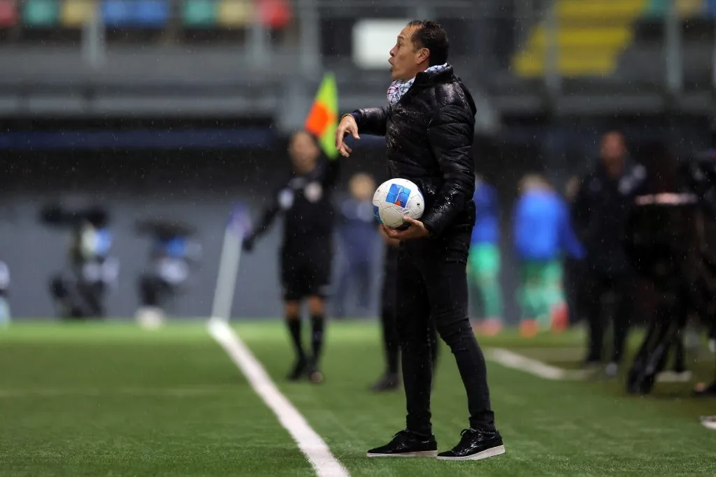 Lucas Bovaglio, entrenador de Palestino. (Foto: Photosport)