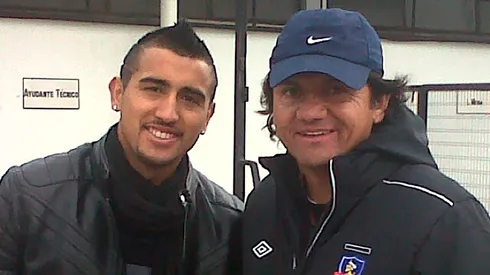 Hugo González y Arturo Vidal en el Monumental.