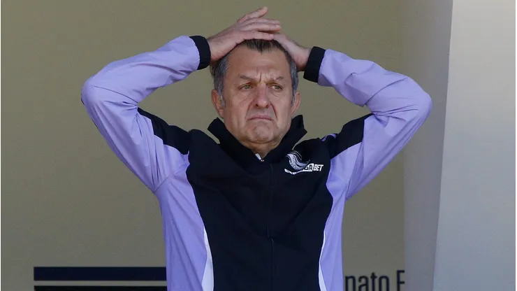 Avisan que DT que suena en Colo Colo se acerca a otro equipo.
