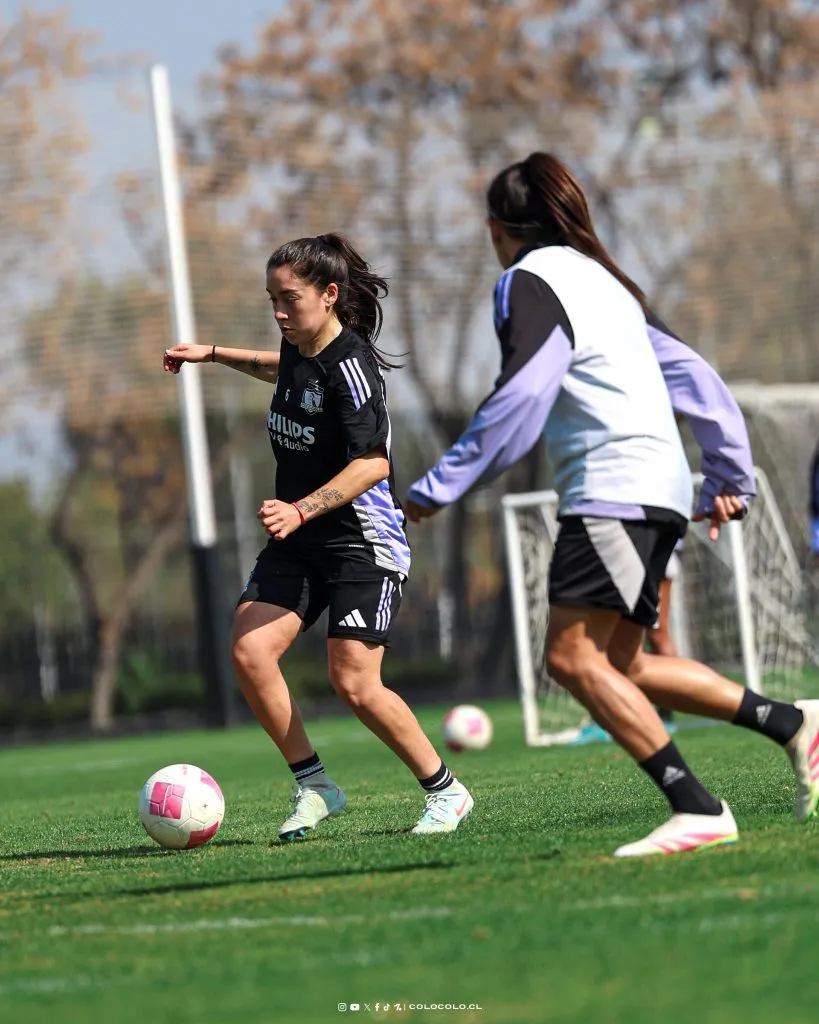 Yastin Jiménez en el entrenamiento de las Albas. (Foto: @ColoColoFem)