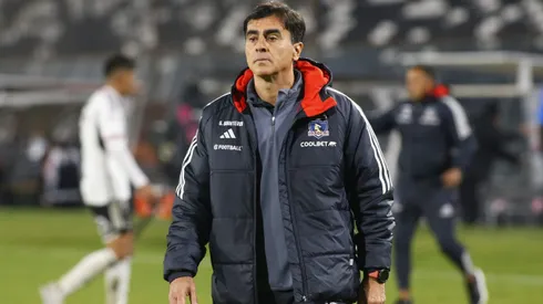 Gustavo Quinteros pone a Vélez por sobre Colo Colo. | Imagen: Photosport.
