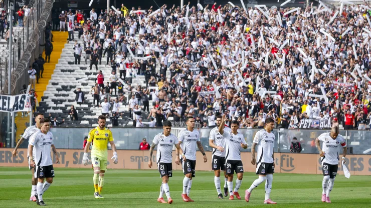 Colo Colo cursa dura sanción a hinchas que provocan desmanes.