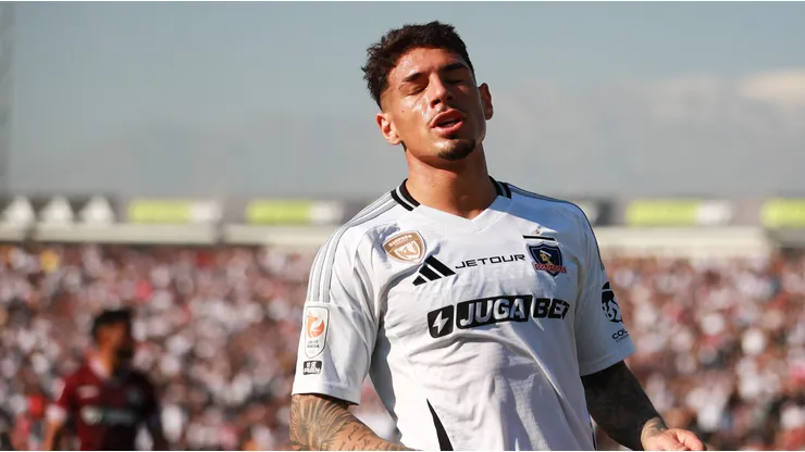 En Colo Colo evitan dar detalles de la oferta por Saldivia.